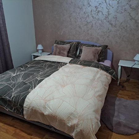 Apartman Lara 2 Apartment Фоча Екстериор снимка
